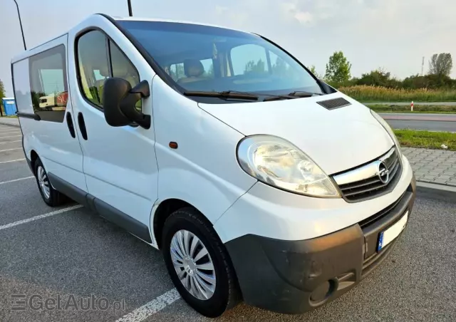 OPEL Vivaro 2.5 CDTi L1H1 Tour