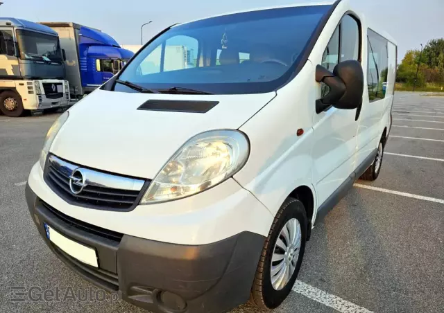 OPEL Vivaro 2.5 CDTi L1H1 Tour