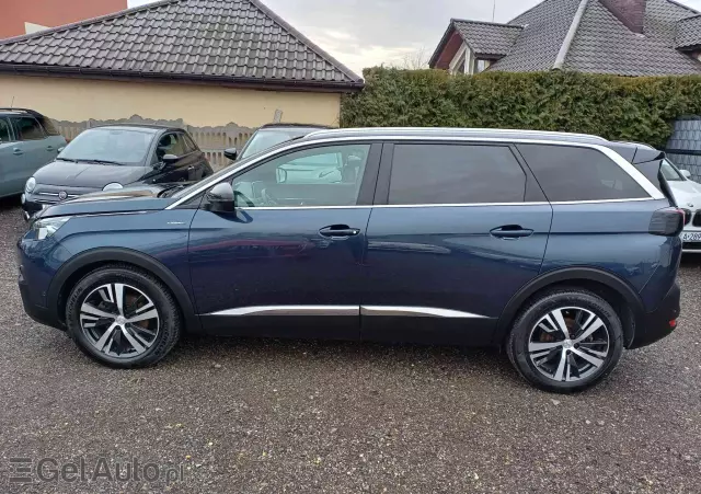 PEUGEOT 5008 Allure 150