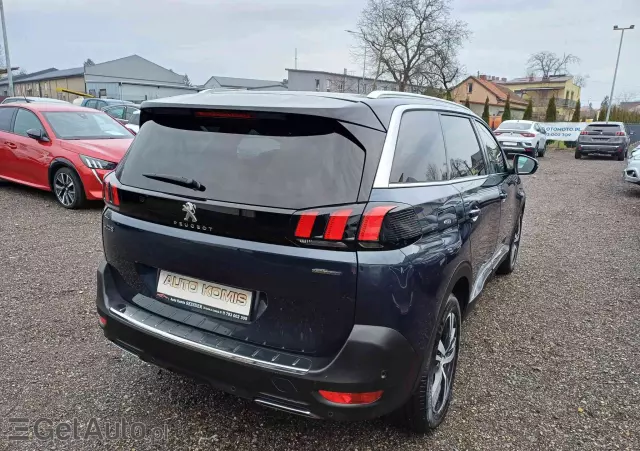 PEUGEOT 5008 Allure 150