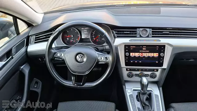 VOLKSWAGEN Passat Business DSG