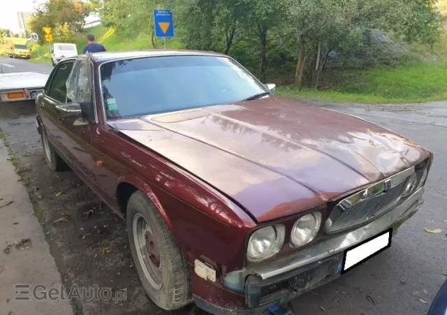 JAGUAR XJR 