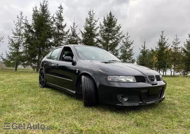 SEAT Leon Cupra R