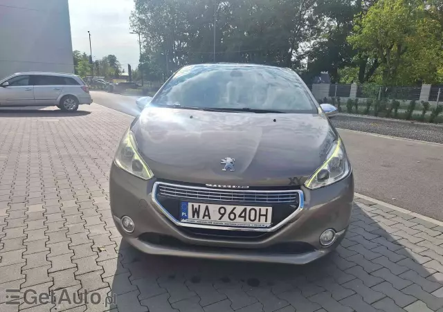 PEUGEOT 208 Allure