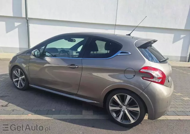 PEUGEOT 208 Allure