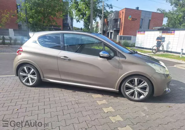 PEUGEOT 208 Allure