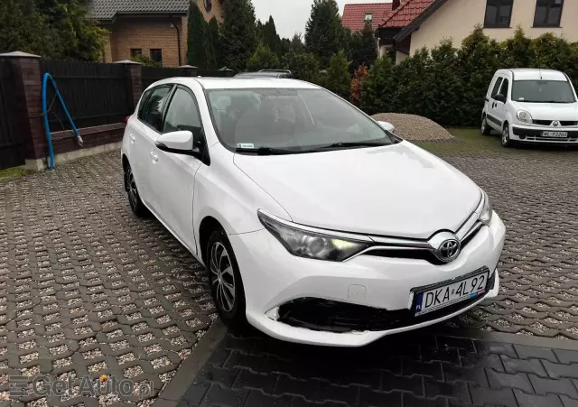 TOYOTA Auris Comfort