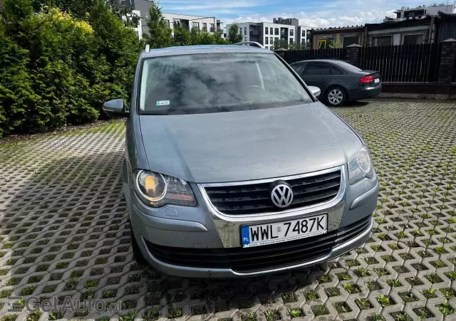 VOLKSWAGEN Touran Comfortline DSG