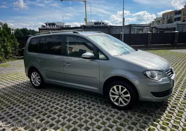 VOLKSWAGEN Touran Comfortline DSG