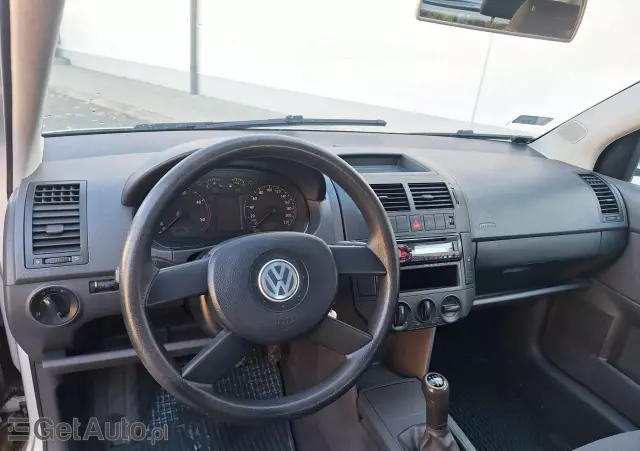 VOLKSWAGEN Polo Basis