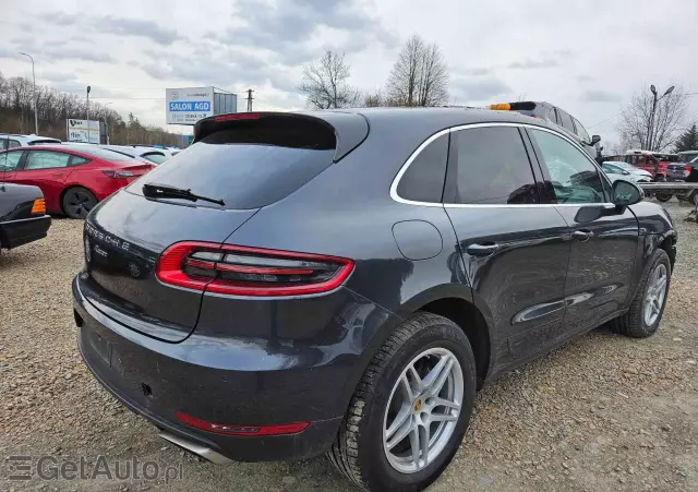 PORSCHE Macan  Standard