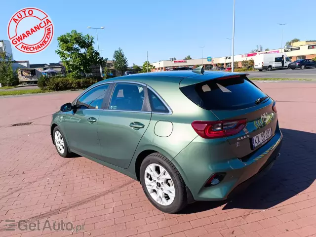 KIA Ceed M