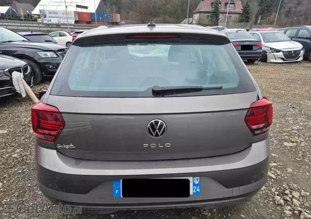 VOLKSWAGEN Polo 