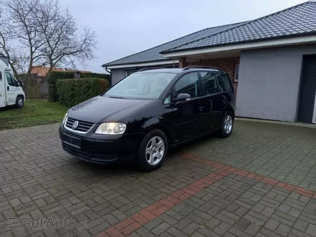 VOLKSWAGEN Touran 