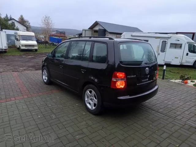 VOLKSWAGEN Touran 