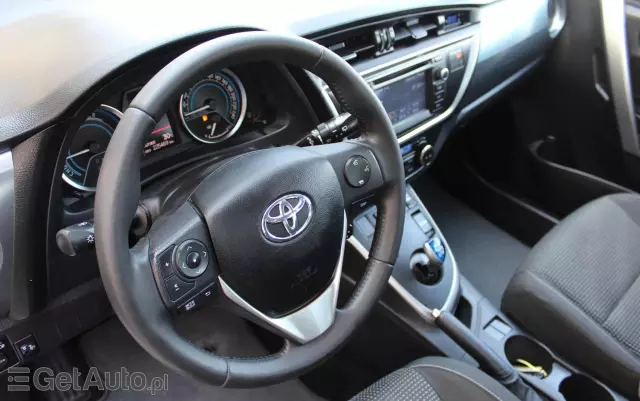 TOYOTA Auris 1.8 VVT-i Hybrid Automatik Touring Sports Design Edition