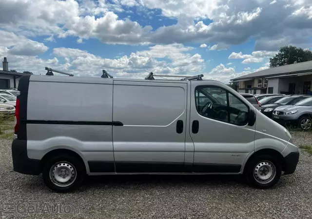 RENAULT Trafic 