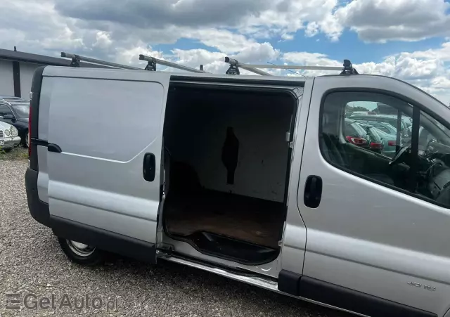 RENAULT Trafic 