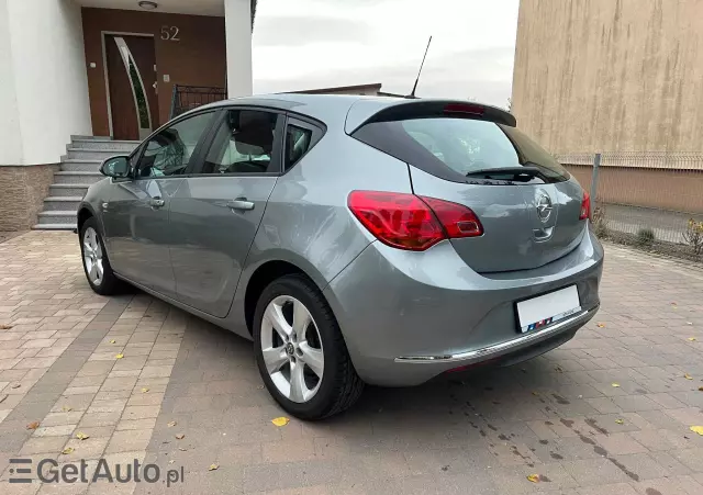 OPEL Astra 1.4 Turbo Design Edition