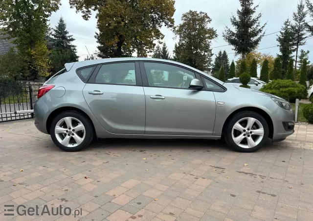 OPEL Astra 1.4 Turbo Design Edition