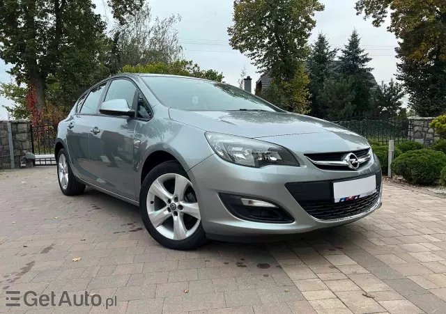 OPEL Astra 1.4 Turbo Design Edition