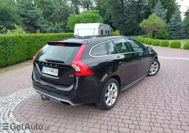 VOLVO V60 Momentum