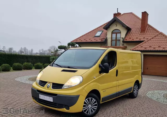 RENAULT Trafic 