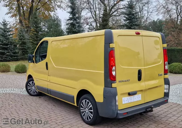 RENAULT Trafic 