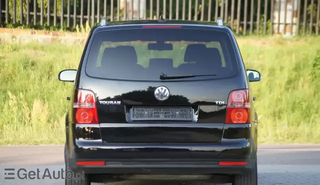 VOLKSWAGEN Touran 