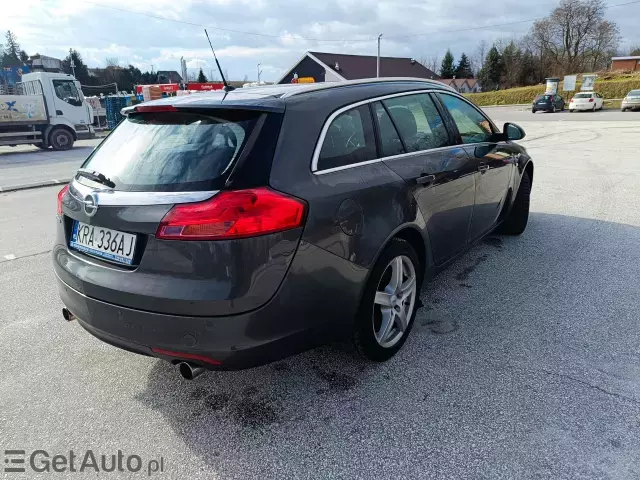 OPEL Insignia 2.0 Turbo (220 KM)