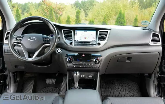 HYUNDAI Tucson 