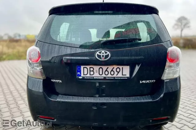 TOYOTA Verso 