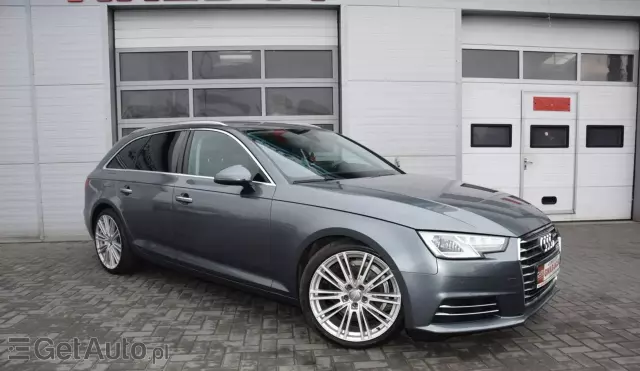 AUDI A4 Advanced S tronic