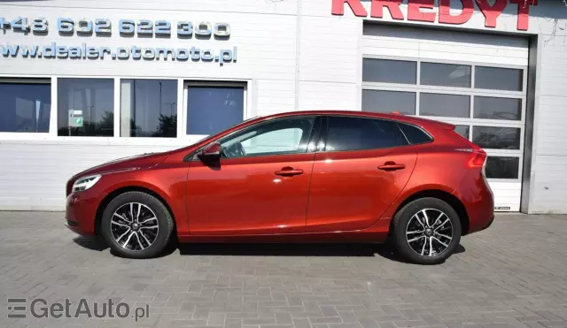 VOLVO V40 