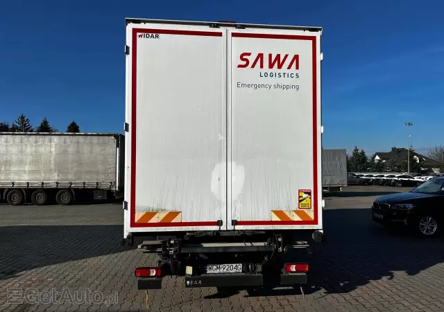 IVECO Daily 70C18H  DMC 7200kg  + kabina sypialna Spojkar XL + zabudowa kontener wym wew. 6100x2450x2550 + winda 