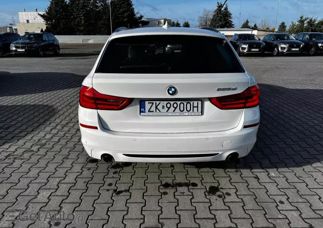 BMW Seria 5  525d Touring Sport Line