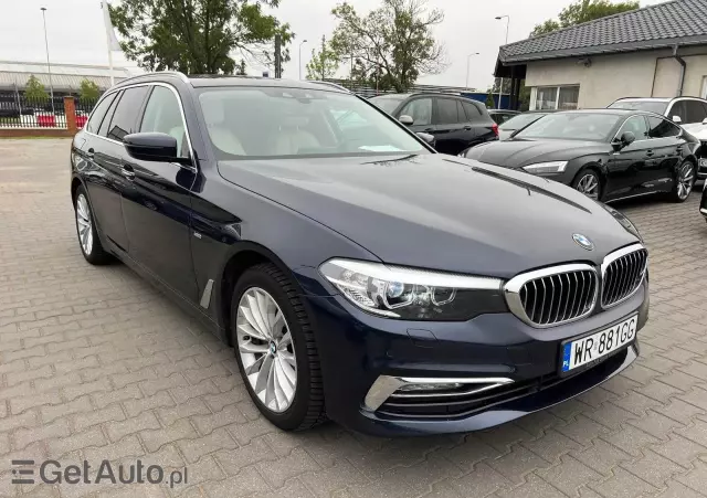 BMW Seria 5  520d xDrive Luxury Line