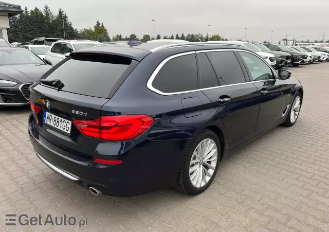 BMW Seria 5  520d xDrive Luxury Line