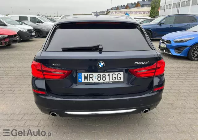 BMW Seria 5  520d xDrive Luxury Line