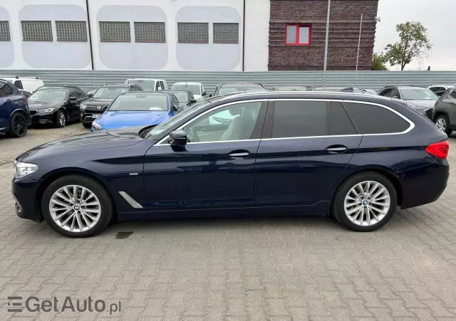 BMW Seria 5  520d xDrive Luxury Line