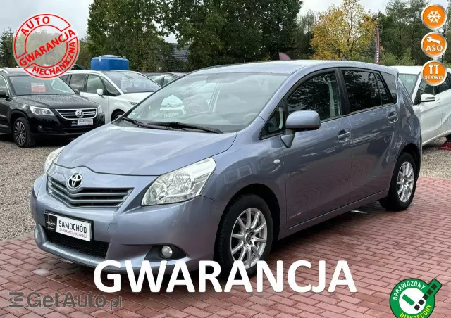 TOYOTA Verso 