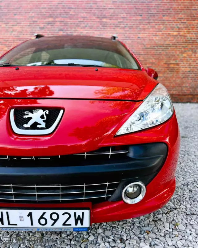 PEUGEOT 207 