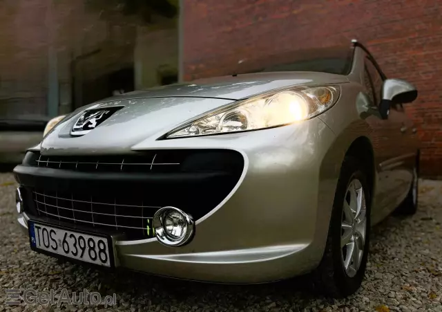 PEUGEOT 207 