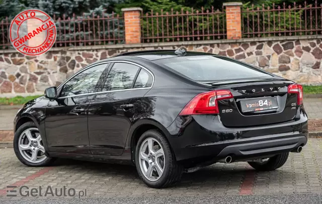 VOLVO S60  D5 AWD Geartronic Momentum