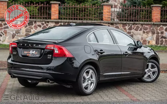 VOLVO S60  D5 AWD Geartronic Momentum