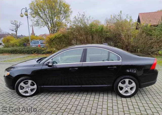 VOLVO S80 