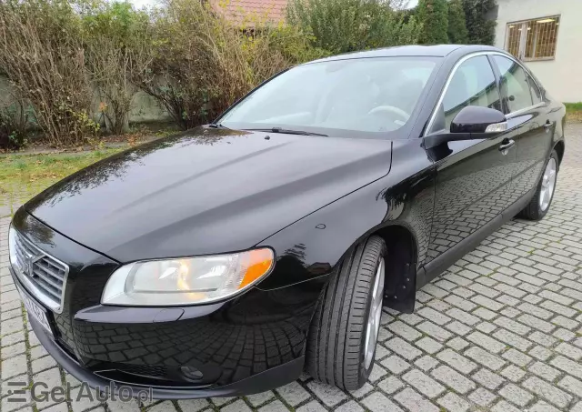 VOLVO S80 