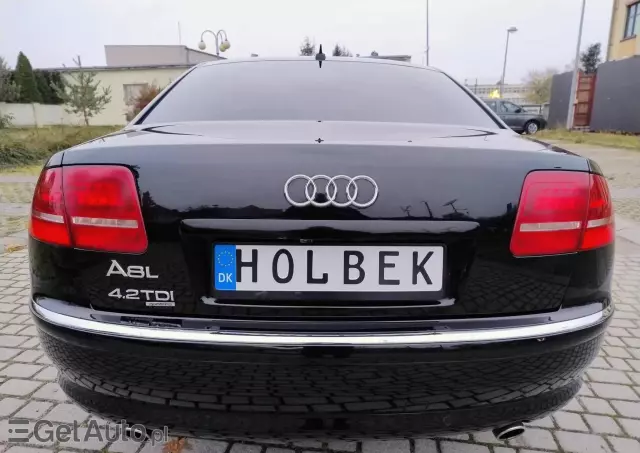 AUDI A8 