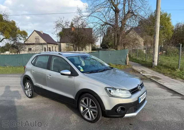 VOLKSWAGEN Polo Cross 