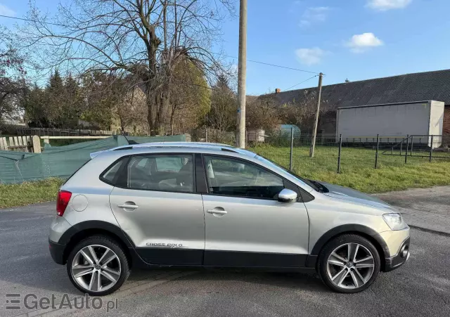 VOLKSWAGEN Polo Cross 